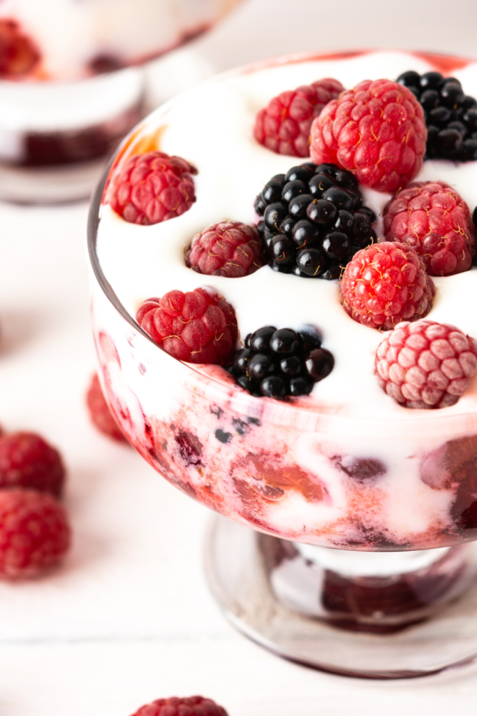 Yogurt with berries